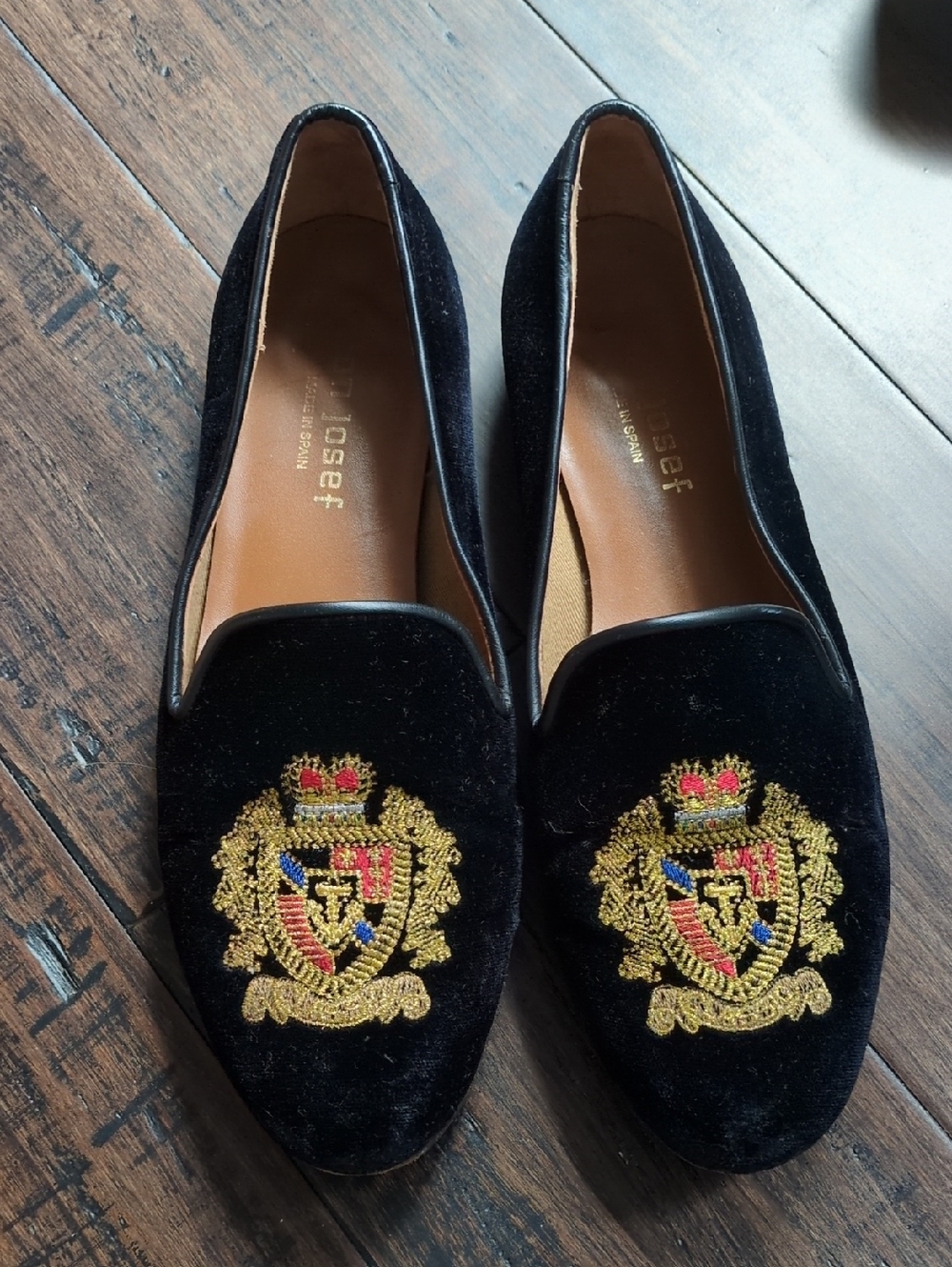 Jon Josef Gatsby Emblem loafers